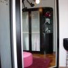 Miroir et détail porte convexe