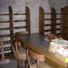 Table de dégustation et casier à bouteilles
